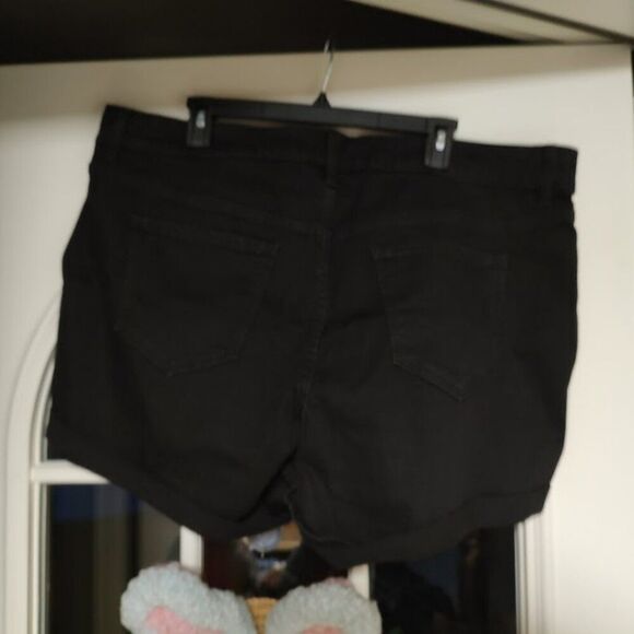 New Old Navy Black Boyfriend Shorts Size Women's 18 Plus - Picture 2 of 4